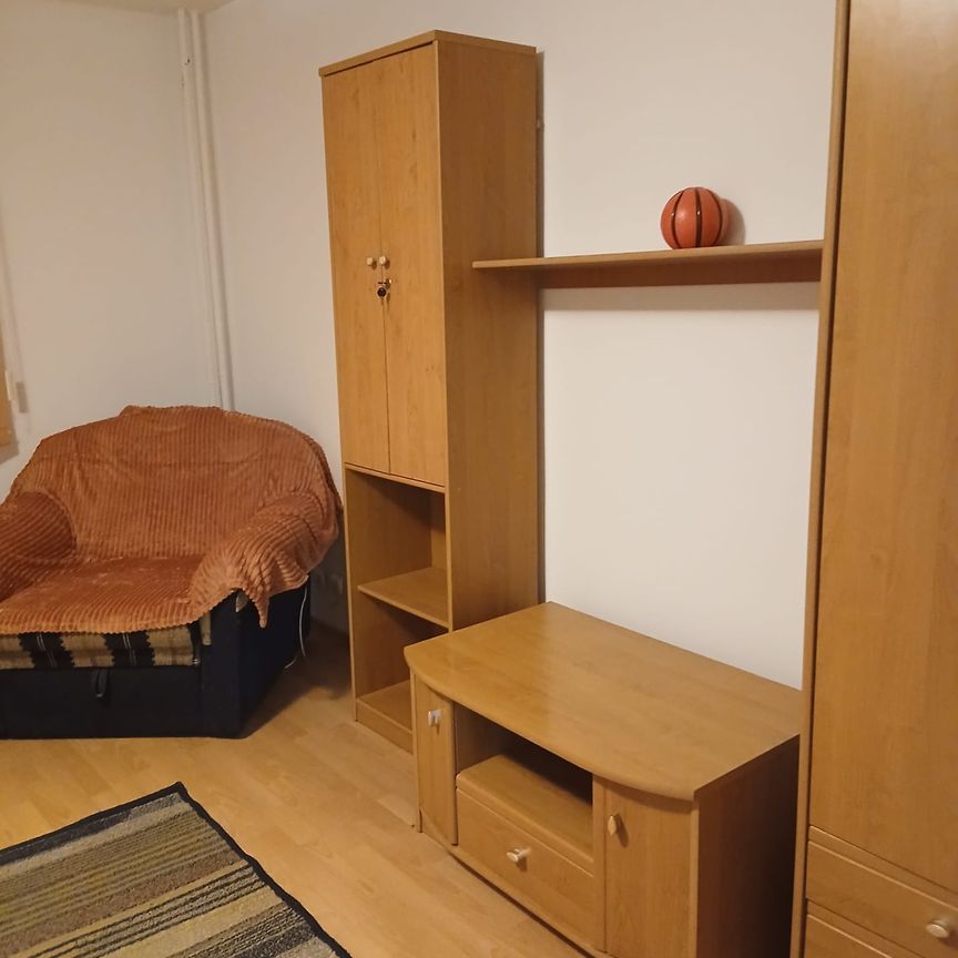 Garsonieră de închiriat, 41 mp, decomandată - Photo 1