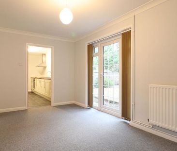 4 bedroom detached house to rent - Photo 4