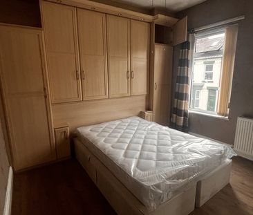Room in a Shared House, Maxton Road, L6 - Photo 2