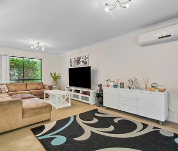 Spacious Family Living in Pimpama - Photo 6