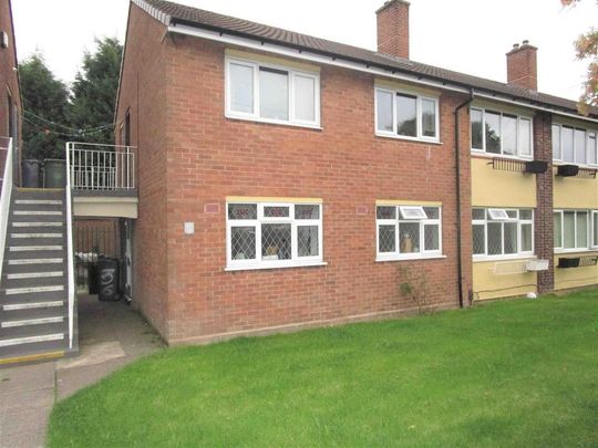 2 bedroom ground floor flat to rent - Photo 1