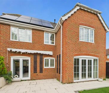 4 bedroom detached house to rent - Photo 2