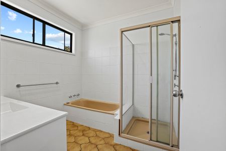 7 BEDROOM HOUSE IN DALMENY - Photo 5