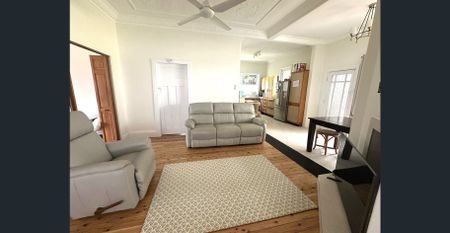 Original federation style home located in the heart of Hurstville. (OPEN HOUSE: SATURDAY 10:00-10:15AM) - Photo 3