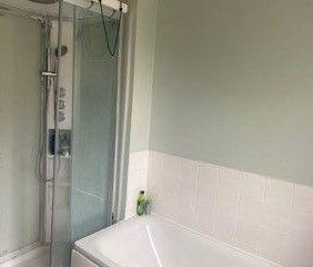 1 bedroom in a house share to rent - Photo 5