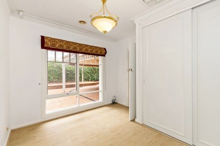 Well Maintained Family Home - Photo 4