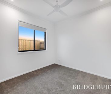 Elegant Living in Palmview! - Photo 3