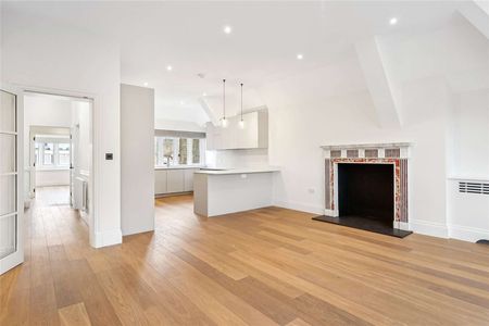 Newly refurbished duplex penthouse apartment on Sloane Street - Photo 3