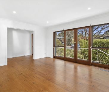 Family Comfort and Convenience in the Heart of Hawker - Photo 1