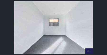 Modern Family Home in STRATHTULLOH VIC 3338 - Photo 5