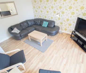 8 bedroom terraced house to rent - Photo 2