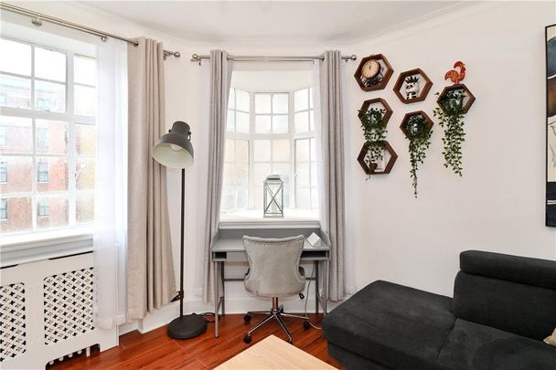 2 bedroom flat with 1 reception and 1 bathroom in 21 Seymour Street, W1H - Photo 1