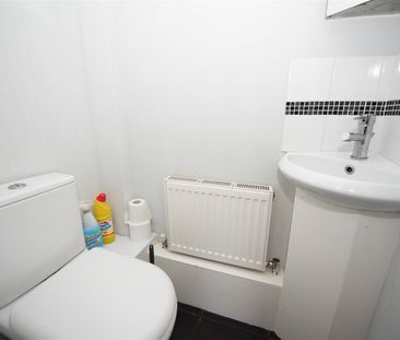 Mansfield Road, Standard Hill, Nottingham - Photo 3