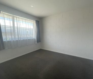 Lovely 2 bedroom unit in Sydenham! - Photo 2