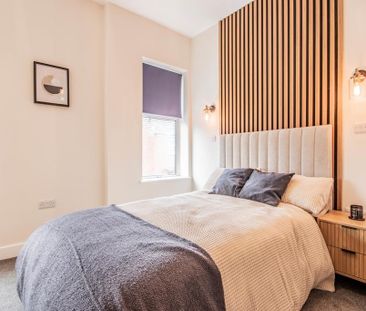 1 bedroom in a flat share to rent - Photo 1