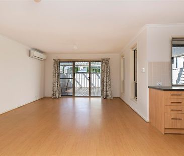 Low Maintenance Home - Photo 4