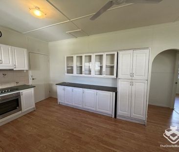 Homely 3 Bed Cottage with Big Yard in ideal Ipswich location. - Photo 1