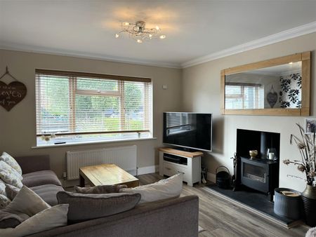 4 Bedroom House - Photo 3