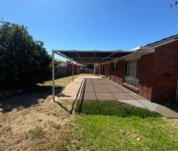 LOVELY 3 BEDROOM HOME! - Photo 5