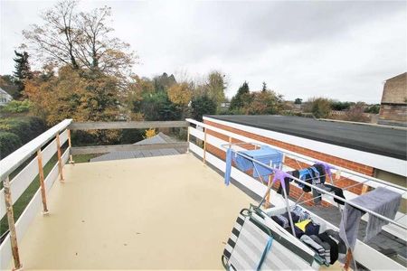 High Road, Bushey, WD23 - Photo 5