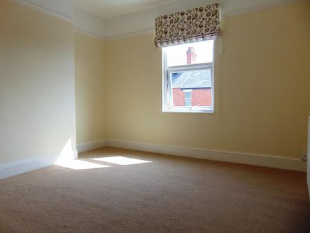 3 bedroom terraced house to rent - Photo 2