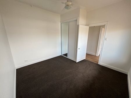 Newly Renovated 3-Bedroom Home - Photo 4