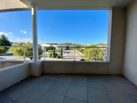 « VILLENEUVE-LES-AVIGNON - APPARTEMENT T4 105M² AVEC TERRASSE ET DOUBLE GARAGE » - Photo 4