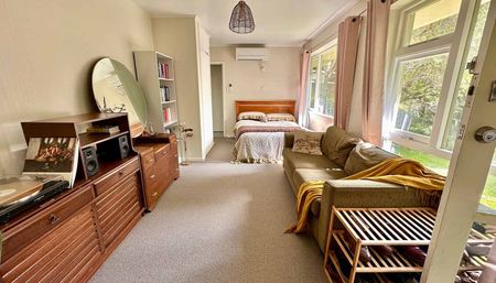 This beauty is such a cutie - Photo 5