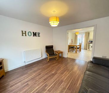 3 bedroom Semi-Detached House to let - Photo 1