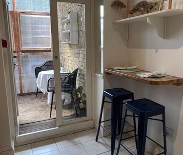 Studio Flat, Charleville Road, W14 - Photo 2