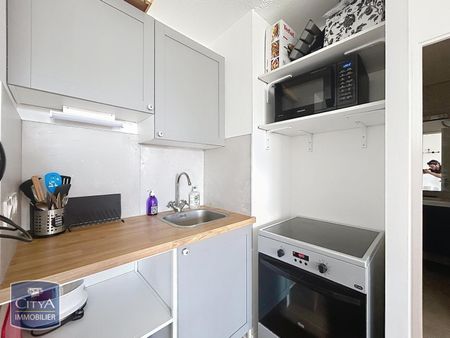 Location Appartement 1 pièce 30m² LYON 8ème - Photo 4