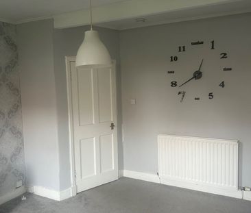 2 Bed Flat, Edinburgh, EH11 - Photo 2