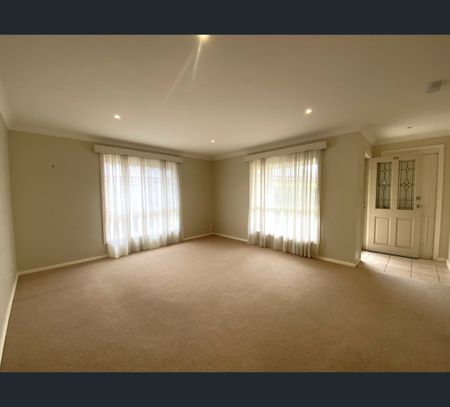 69 Lyndhurst Drive, Bomaderry, NSW 2541 - Photo 5