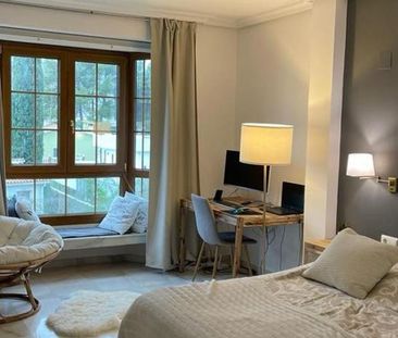 4 bedroom luxury Villa for rent in Nueva Andalucia, Spain - Photo 2