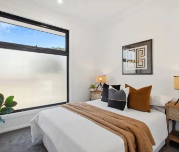 “New Designer 3 bedroom Townhouse &ndash; Coastal Luxury Living for... - Photo 1