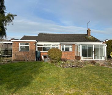 3 bedroom detached bungalow to let - Photo 4