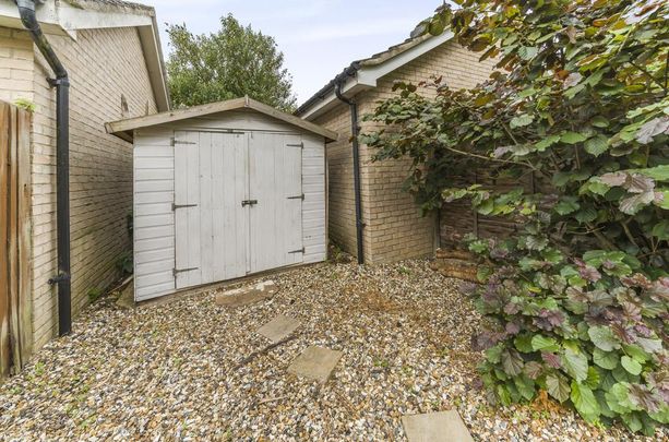 3 bedroom semi-detached house to rent - Photo 1