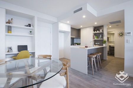 14th Floor Best 2 Bed 2 Bath Units in Toowong! - Photo 4