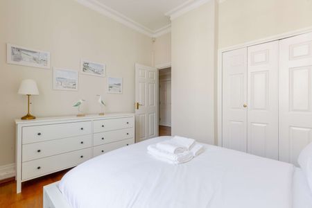 1 Bed Flat, Queen's Gate Terrace, SW7 - Photo 4