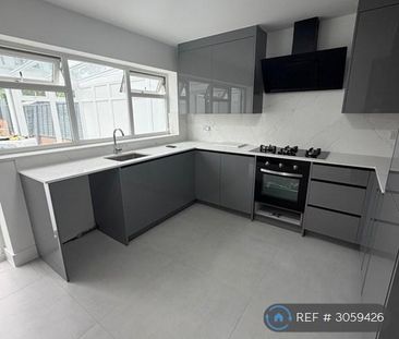 4 bedroom terraced house to rent - Photo 5