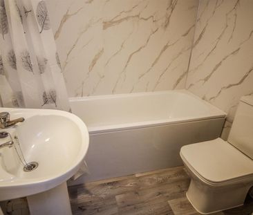 Long Street, Dursley - Photo 4