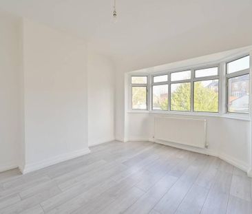 4 bedroom end of terrace house to rent - Photo 6