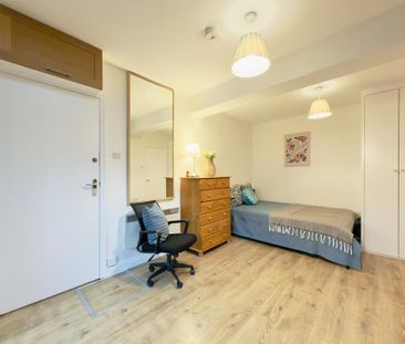 Studio to rent - Photo 2