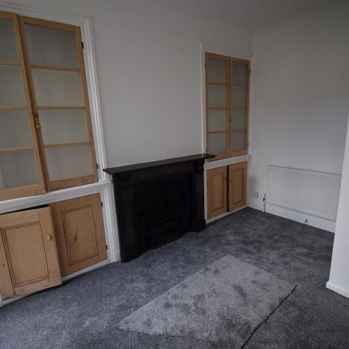 2 bedroom ground floor flat to rent - Photo 1