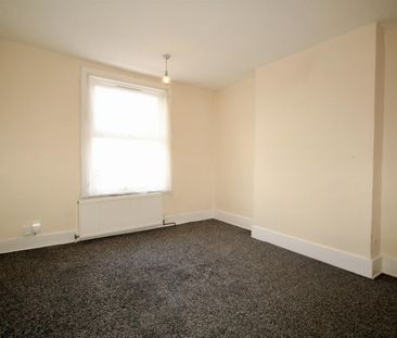 1 Bedroom Flat - Above Shop To Let - Photo 1