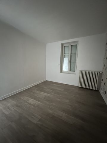Location Maison 4 pièces 84m² AMILLY 45200 - Photo 2