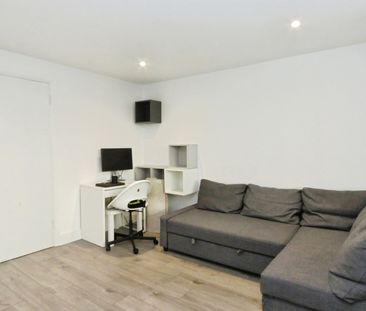 Spring Grove, Mitcham, CR4 2NQ - Photo 1