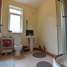 2 bedroom Flat in Low Close Street, Leeds - Photo 1