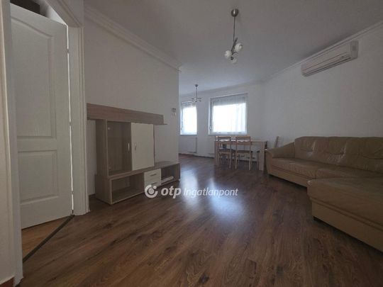 Belváros, Veszprém, 8500, Pápa - Fotó 1