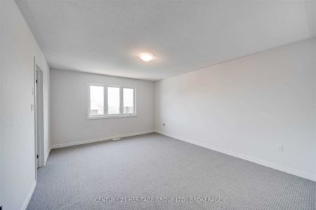 For Lease - 5 Frederick Taylor Way, East Gwillimbury, Ontario - Photo 2